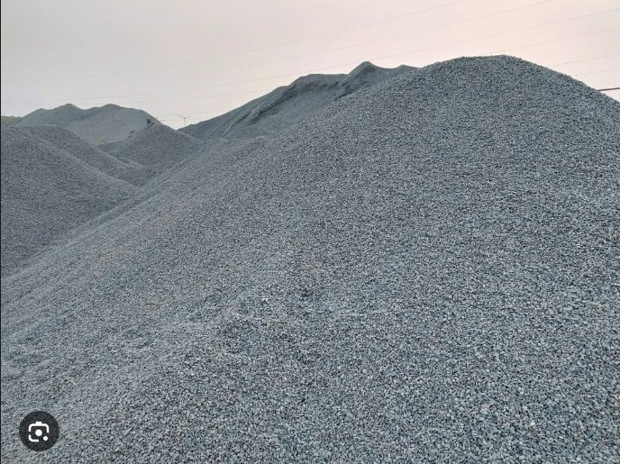 La p&rsquo;tite bute dans carriere en arrière de che&rsquo;nous